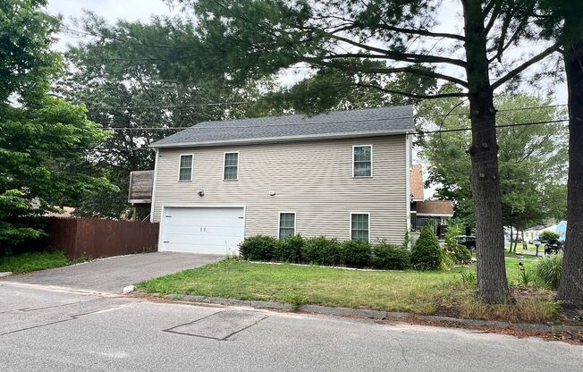 Stunning Single Family Home In Sixteen Acres with all the Amenities!