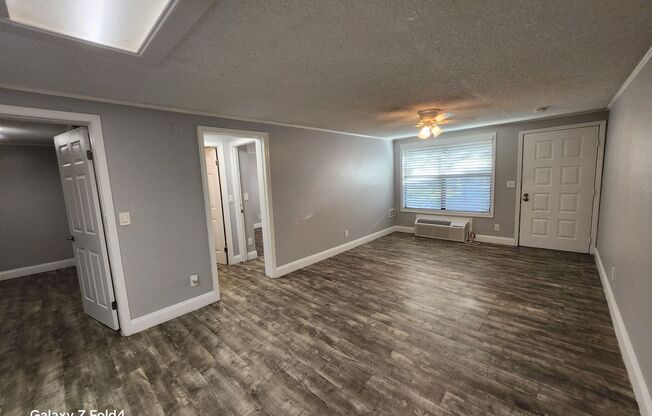 1 bed, 1 bath, 700 sqft, $1,195, Unit Unit 07