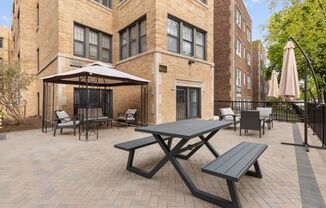 7622 N Eastlake Ter