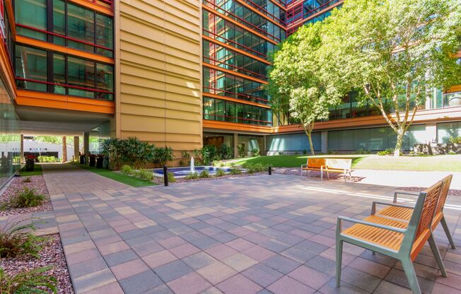 2 beds, 2 baths, $2,100, Unit # 523