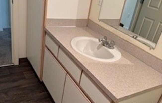 2 beds, 2 baths, 1,350 sqft, $1,595, Unit 112