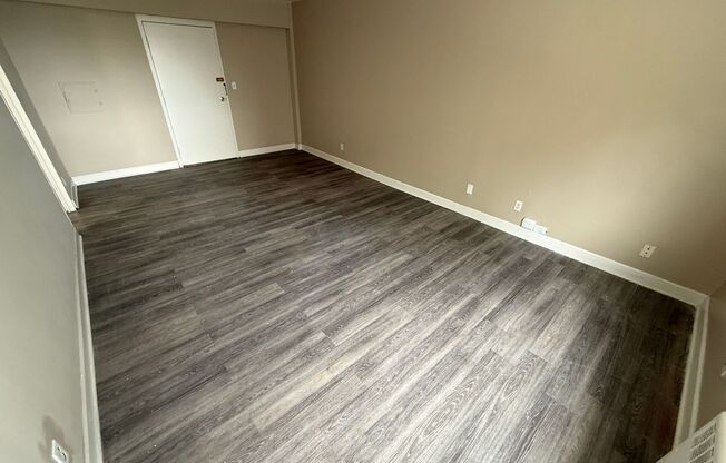 Studio, 1 bath, 400 sqft, $850, Unit #419