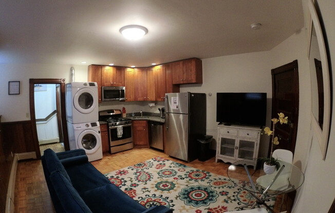 1 bed, 1 bath, $2,300, Unit B1