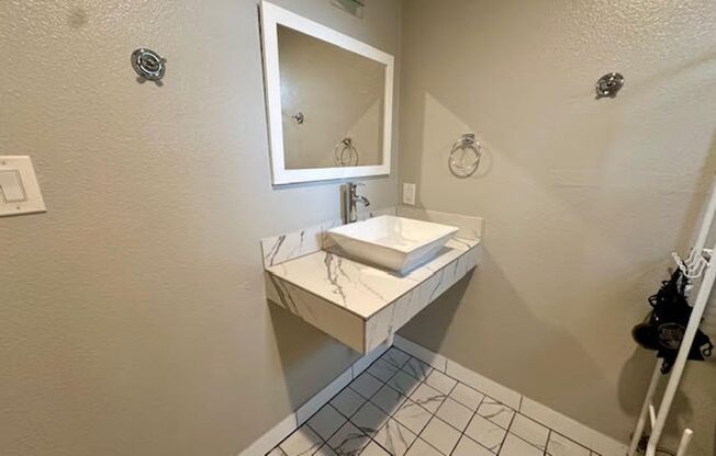 1 bed, 1 bath, $900, Unit Unit A