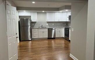 2 beds, 1 bath, 800 sqft, $1,799, Unit Apt 17