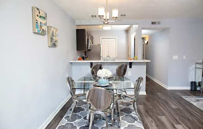 Welcome to Crabtree Crossing Apartments and Townhomes
