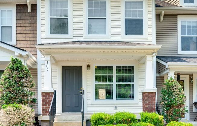 Renovated Townhome in Convenient Nashville Location