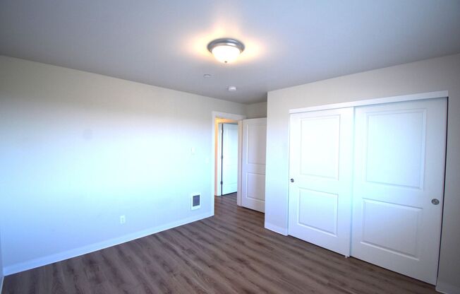 2 beds, 1 bath, 1,062 sqft, $1,500, Unit B209