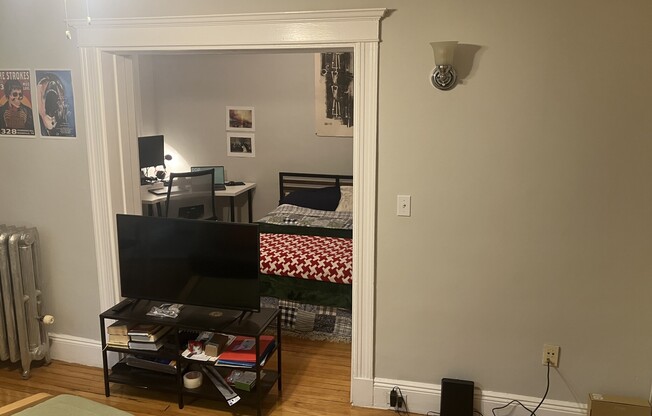 1 bed, 1 bath, $2,480, Unit 5