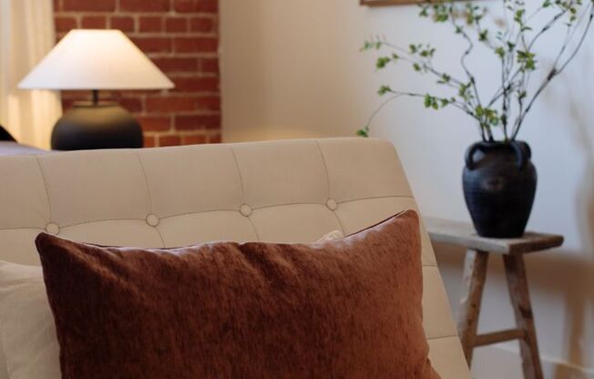 Studio, 1 bath, 275 sqft, $2,199, Unit 402