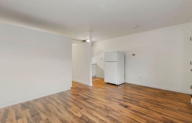 Studio, 1 bath, 385 sqft, $1,195, Unit #5233-6