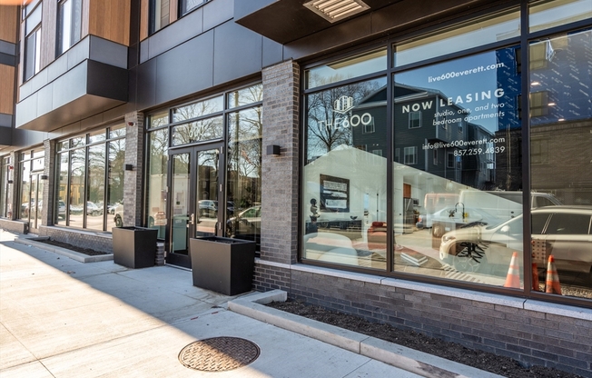 Studio, 1 bath, 440 sqft, $2,300, Unit 309