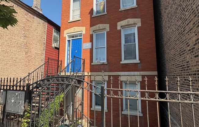 1154 W 18th St.