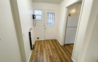 2 beds, 1 bath, $2,650