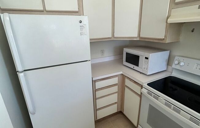 2 beds, 2 baths, $1,350, Unit Unit 63-G