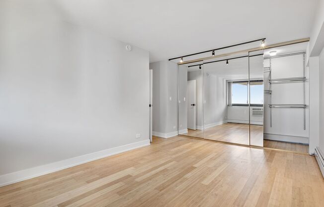 3 beds, 1.5 baths, 1,001 sqft, $3,400, Unit 22H