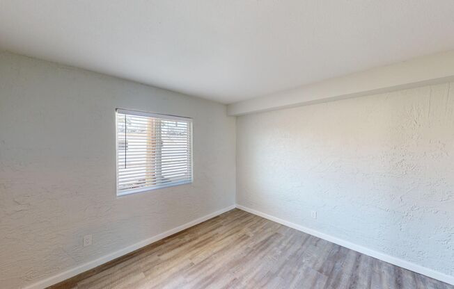 2 beds, 1 bath, 900 sqft, $1,390, Unit 25
