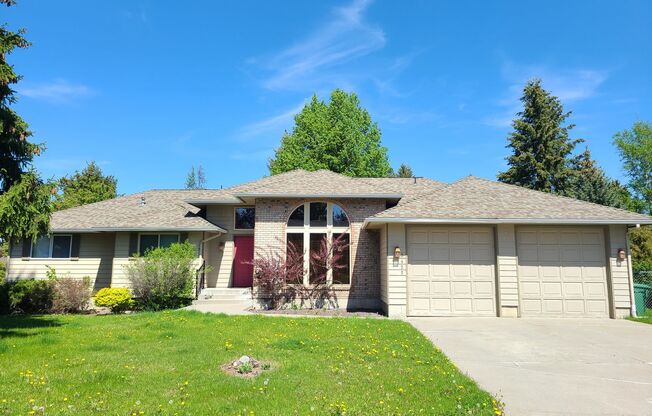 $3,400- 5 Bed / 3 Bath Beautiful Home in Upper South Hill