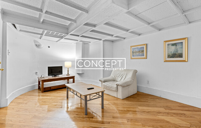 306 ALT COMMONWEALTH AVE