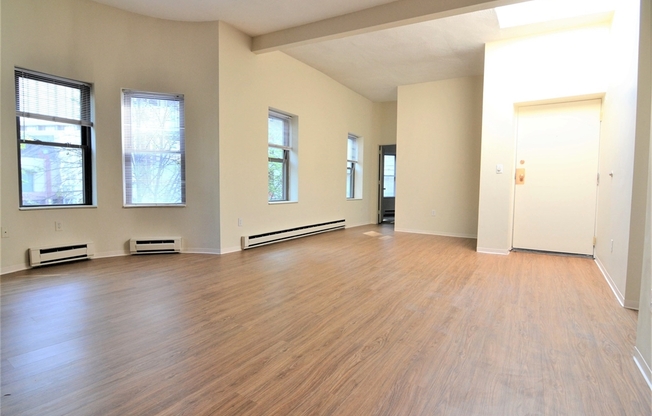 2 beds, 1 bath, 970 sqft, $4,075, Unit 63-6