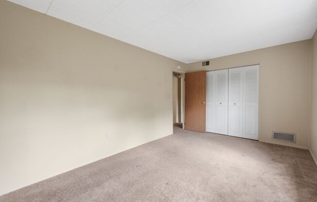 2 beds, 1 bath, 950 sqft, $1,199, Unit 104 B