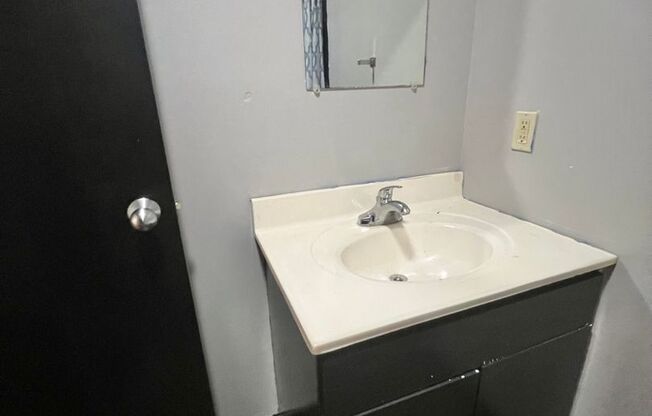 Studio, 1 bath, $595, Unit #2