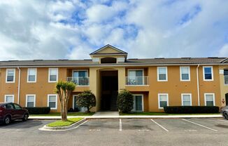Turn key condo off Blanding Blvd.