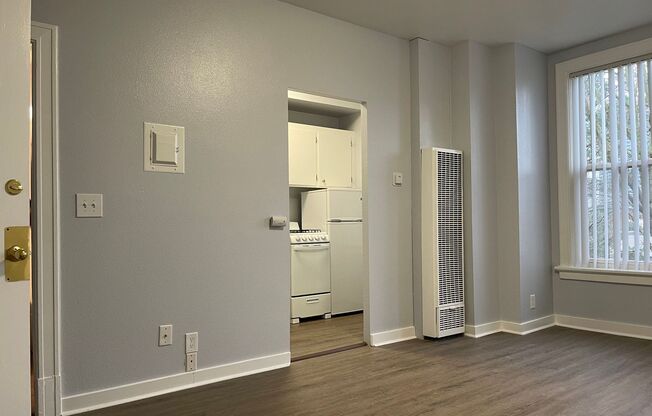 Studio, 1 bath, 300 sqft, $1,230, Unit 308
