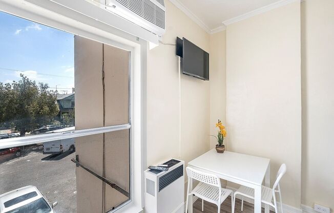Studio, 1 bath, 164 sqft, $1,145.83, Unit 215