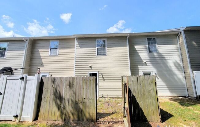 38 CHELTENHAM DR
