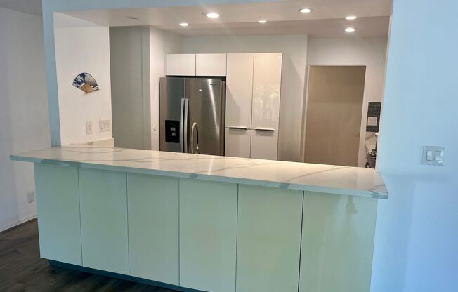 Modern Coastal Oasis: 1 Bedroom, 1 Bath All-Inclusive Retreat in Hawaii Kai