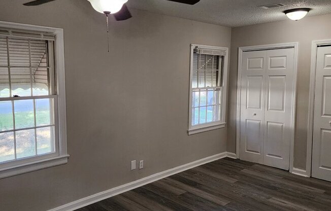 108 RAVENWOOD WAY