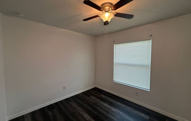 3 beds, 2 baths, $1,600