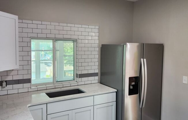 3/2/1 Newly remodeled, near saddle creek, and med center