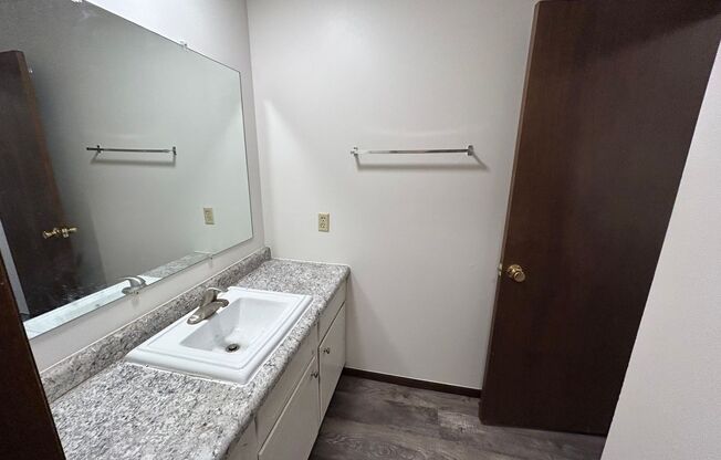 1 bed, 1 bath, $1,055, Unit 54