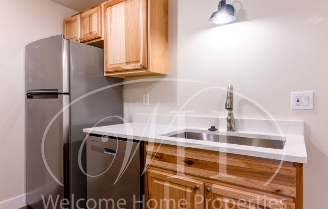 1 bed, 1 bath, 534 sqft, $1,145, Unit 1200 Broadway, Apt A