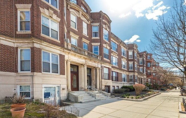 4 beds, 2 baths, 2,200 sqft, $6,300, Unit 1