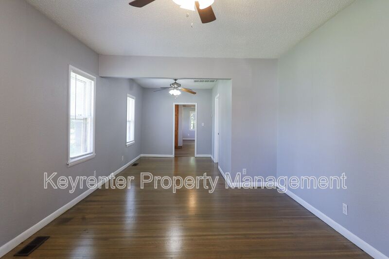 526 S 39 W AVE