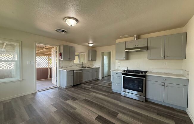 Updated Country Home with Shop!!