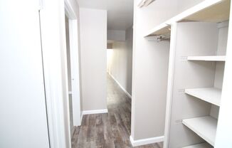 2 beds, 1 bath, $925, Unit 5