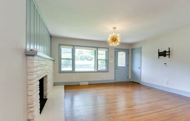 Updated and stunning Sheffield Park home that is ready for you!