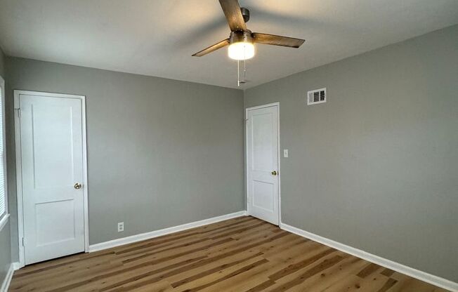 2 beds, 1 bath, $1,195