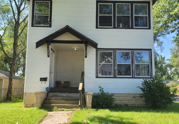 1602 IRONWOOD AVE