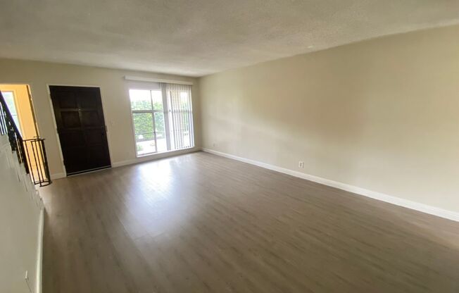 2 beds, 1.5 baths, $2,650, Unit Unit B