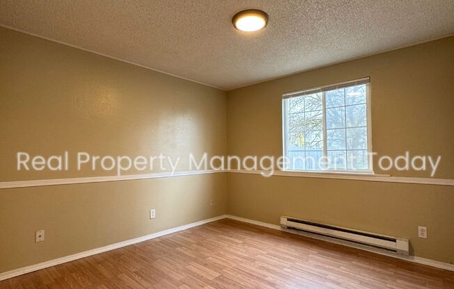 2 beds, 1 bath, 900 sqft, $1,425, Unit Unit B