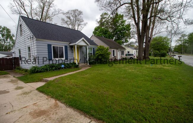 Updated 3BR Kentwood Home with Loft, Stainless Appliances & Private Yard