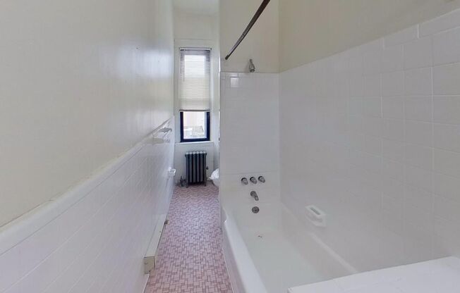 1 bed, 1 bath, 700 sqft, $1,349, Unit 42-3