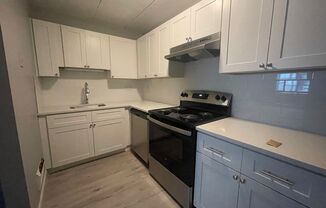 2 beds, 1 bath, 864 sqft, $2,750, Unit 260-39