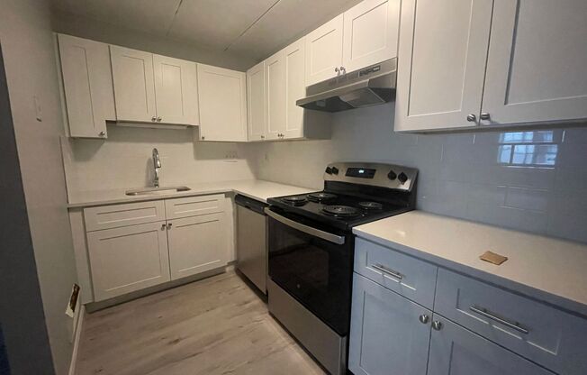2 beds, 1 bath, 864 sqft, $2,750, Unit 260-39