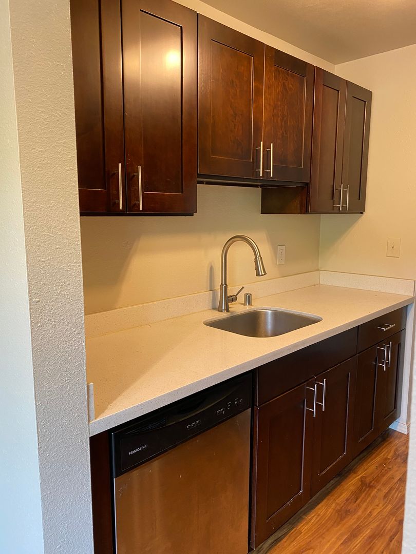 6511 Apartments
